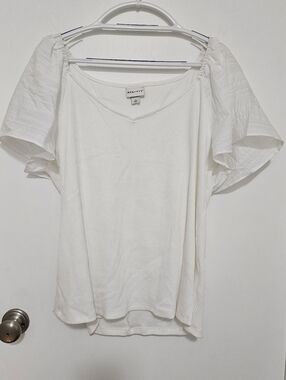 Ava & Vic White Flutter Sleeve Women's Ribbed Top Size 1X